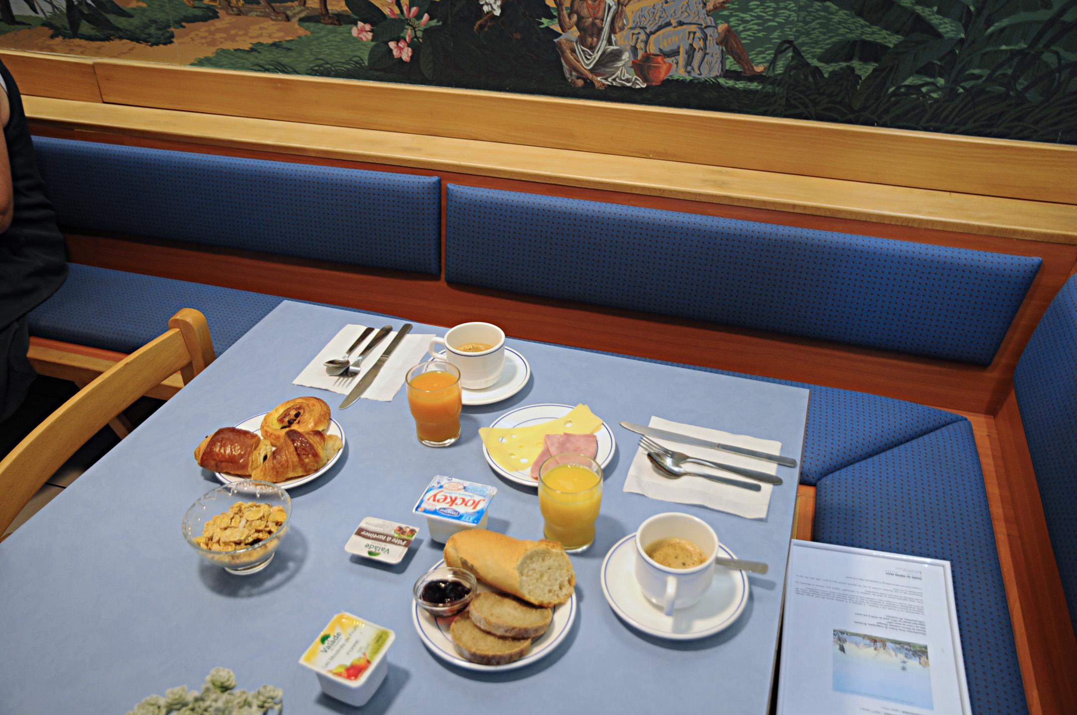 Hotel Roi Soleil Strasbourg Aéroport 2*